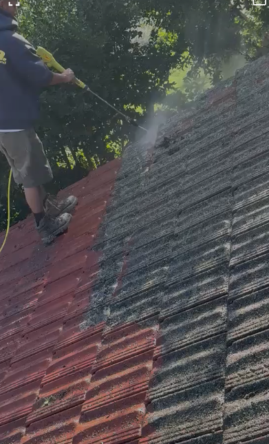 Roof valley and ridge tiles cleaned